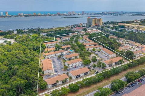 Condo in Daytona Beach, Florida, 2 bedrooms № 2198466 - photo 25