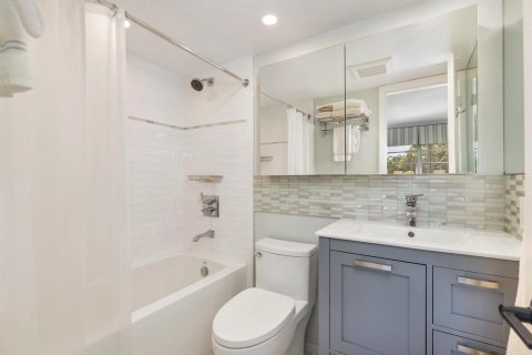 Condo in Delray Beach, Florida, 2 bedrooms  № 2087696 - photo 14