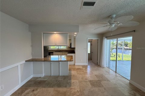 Villa ou maison à louer à Port Charlotte, Floride: 3 chambres, 189.06 m2 № 1893797 - photo 3