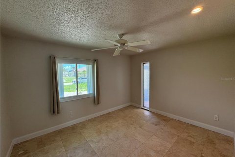 Villa ou maison à louer à Port Charlotte, Floride: 3 chambres, 189.06 m2 № 1893797 - photo 25