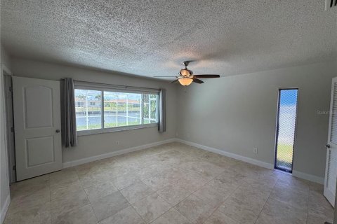 Villa ou maison à louer à Port Charlotte, Floride: 3 chambres, 189.06 m2 № 1893797 - photo 17