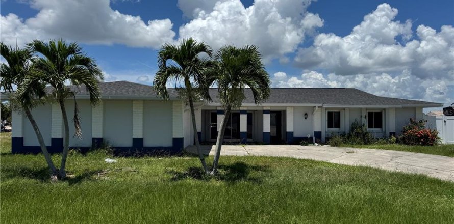 Villa ou maison à Port Charlotte, Floride 3 chambres, 189.06 m2 № 1893797