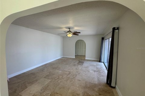 Villa ou maison à louer à Port Charlotte, Floride: 3 chambres, 189.06 m2 № 1893797 - photo 11