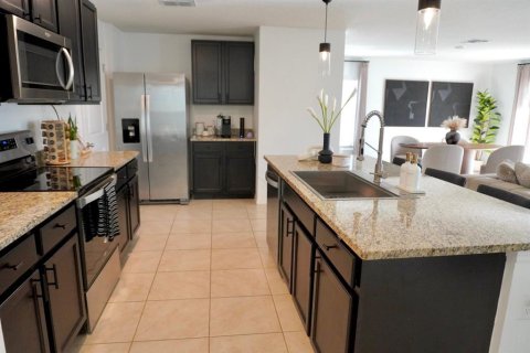 House in Ruskin, Florida 4 bedrooms, 216.28 sq.m. № 2380718 - photo 5