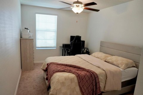 House in Ruskin, Florida 4 bedrooms, 216.28 sq.m. № 2380718 - photo 12