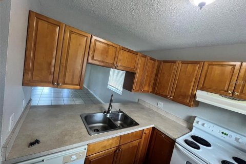 Copropriété à louer à Zephyrhills, Floride: 2 chambres, 80.27 m2 № 2330866 - photo 4