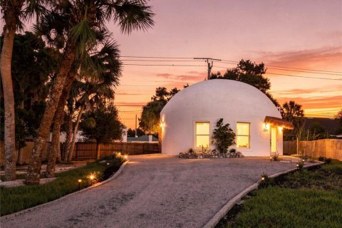 House in Venice, Florida 3 bedrooms, 95.78 sq.m. № 2299479