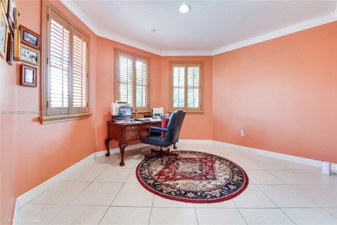 Casa en venta en Miami, Florida, 4 dormitorios, 328.04 m2 № 1890602 - foto 11