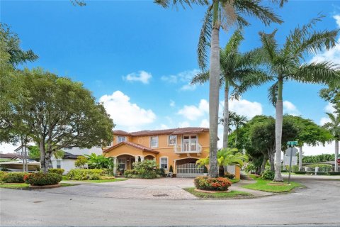 Casa en venta en Miami, Florida, 4 dormitorios, 328.04 m2 № 1890602 - foto 18