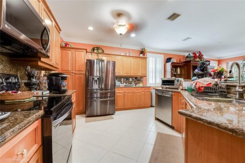 Casa en venta en Miami, Florida, 4 dormitorios, 328.04 m2 № 1890602 - foto 7