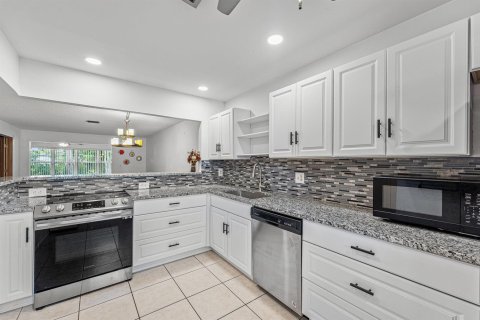 Condo à West Palm Beach, Floride, 2 chambres № 2087503