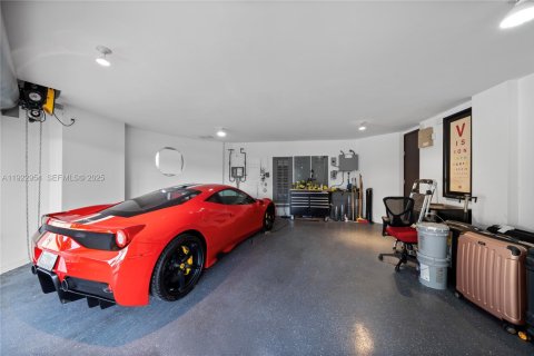 Villa ou maison à vendre à North Miami Beach, Floride: 6 chambres № 1976604 - photo 19