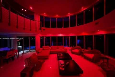 Villa ou maison à vendre à North Miami Beach, Floride: 6 chambres № 1976604 - photo 25