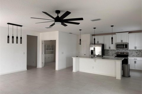 Villa ou maison à louer à Davenport, Floride: 4 chambres, 225.75 m2 № 2358626 - photo 3