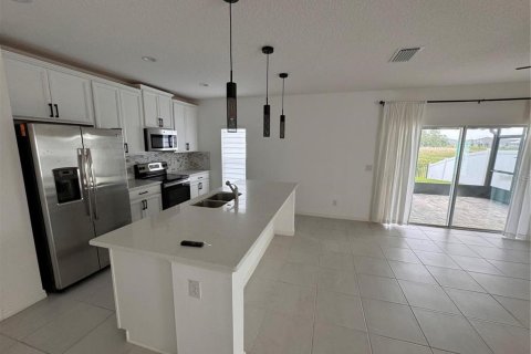 Villa ou maison à louer à Davenport, Floride: 4 chambres, 225.75 m2 № 2358626 - photo 5