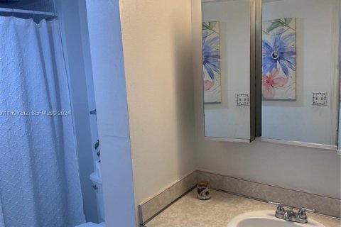 Купить кондоминиум в Лодерхилл, Флорида 3 комнаты, 110м2, № 2083738 - фото 21