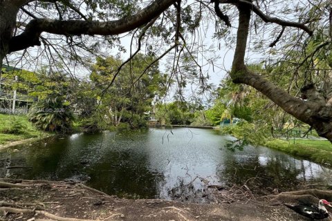 Condo in Miami, Florida, 2 bedrooms  № 2026958 - photo 20