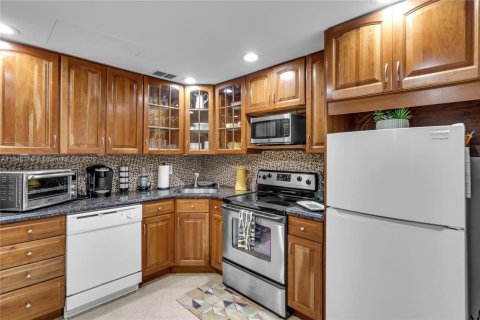 Condominio en alquiler en Boca Raton, Florida, 2 dormitorios, 114.27 m2 № 1940666 - foto 9