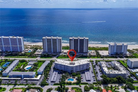 Condominio en alquiler en Boca Raton, Florida, 2 dormitorios, 114.27 m2 № 1940666 - foto 3