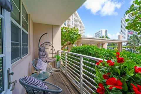 Condominio en alquiler en Boca Raton, Florida, 2 dormitorios, 114.27 m2 № 1940666 - foto 15