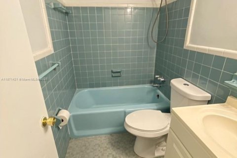 Снять в аренду квартиру в Форт-Лодердейл, Флорида 1027.96м2, № 1919980 - фото 5