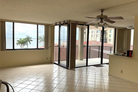 Copropriété à vendre à Saint Petersburg, Floride: 2 chambres, 106.84 m2 № 2213457 - photo 3