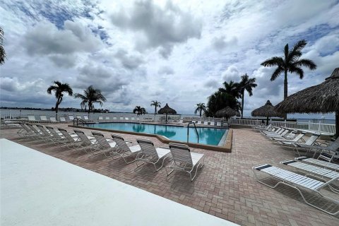 Copropriété à vendre à Saint Petersburg, Floride: 2 chambres, 106.84 m2 № 2213457 - photo 16
