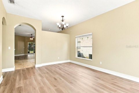 Villa ou maison à louer à Orlando, Floride: 4 chambres, 173.08 m2 № 2405610 - photo 4