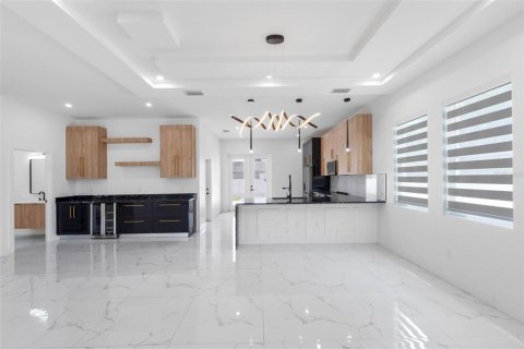 Villa ou maison à vendre à Tampa, Floride: 4 chambres, 245.73 m2 № 2348169 - photo 16