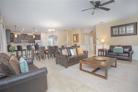 Casa en venta en Davenport, Florida, 6 dormitorios, 310.2 m2 № 1510510 - foto 7