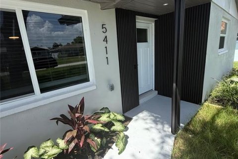 Casa en venta en Port Richey, Florida, 3 dormitorios, 140.84 m2 № 1854332 - foto 2