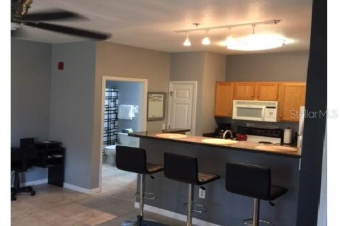 Condo in Seminole, Florida, 2 bedrooms  № 1422912 - photo 9