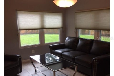 Condo in Seminole, Florida, 2 bedrooms  № 1422912 - photo 5