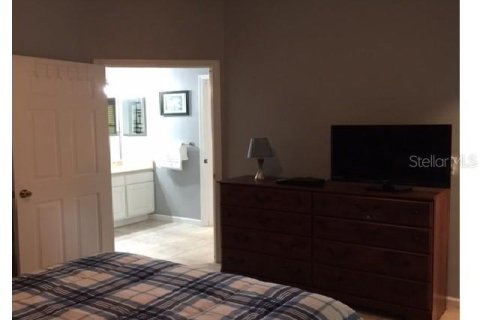 Condo in Seminole, Florida, 2 bedrooms  № 1422912 - photo 14