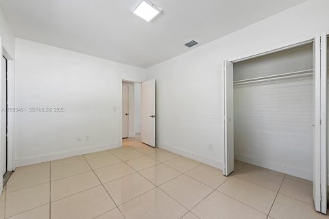 Casa en alquiler en Miami, Florida, 1 dormitorio, 47.84 m2 № 2055460 - foto 11