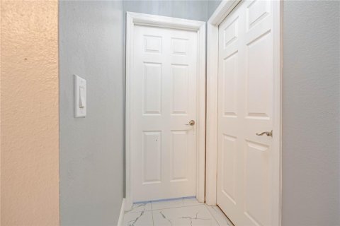 House in Tampa, Florida 3 bedrooms, 151.62 sq.m. № 2133236 - photo 25