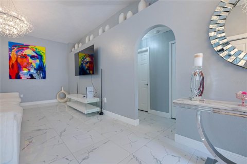 House in Tampa, Florida 3 bedrooms, 151.62 sq.m. № 2133236 - photo 5