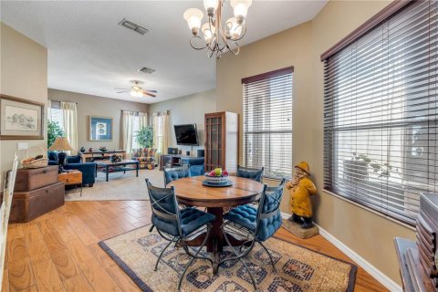 House in DeLand, Florida 4 bedrooms, 237.27 sq.m. № 1883532 - photo 10