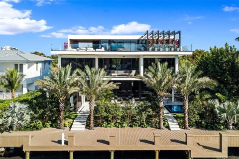 Villa ou maison à North Miami, Floride 7 chambres, 624.12 m2 № 1998246