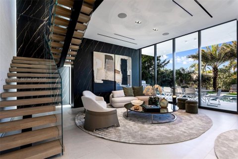 Villa ou maison à vendre à North Miami, Floride: 7 chambres, 624.12 m2 № 1998246 - photo 30