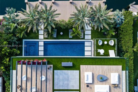 Villa ou maison à vendre à North Miami, Floride: 7 chambres, 624.12 m2 № 1998246 - photo 2