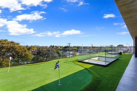 Villa ou maison à vendre à North Miami, Floride: 7 chambres, 624.12 m2 № 1998246 - photo 5