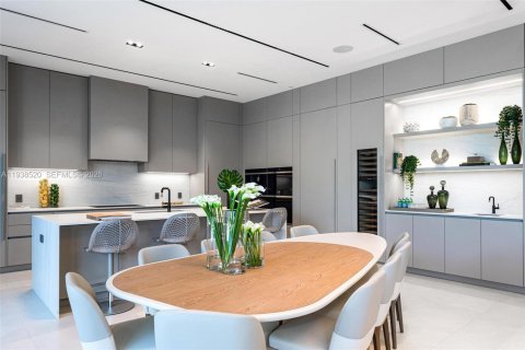 Villa ou maison à vendre à North Miami, Floride: 7 chambres, 624.12 m2 № 1998246 - photo 24