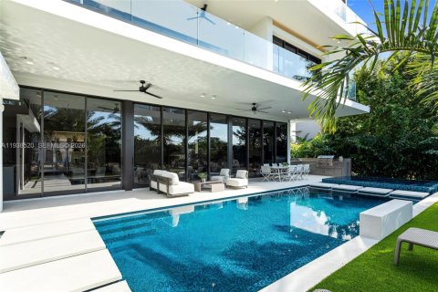 Villa ou maison à vendre à North Miami, Floride: 7 chambres, 624.12 m2 № 1998246 - photo 17