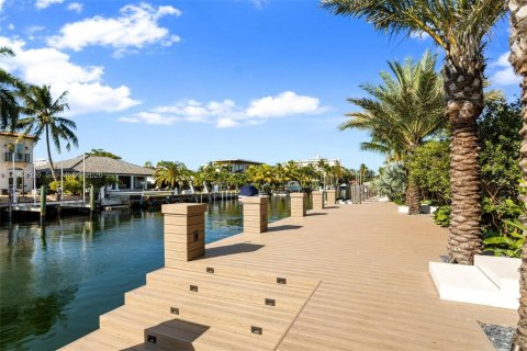 Villa ou maison à vendre à North Miami, Floride: 7 chambres, 624.12 m2 № 1998246 - photo 20