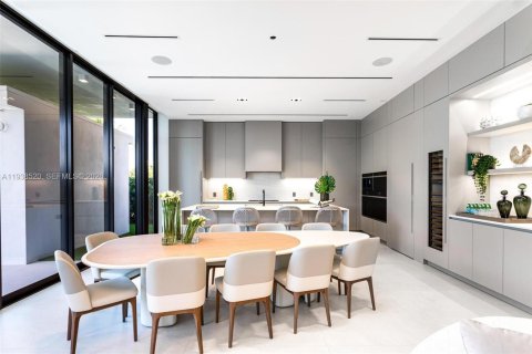 Villa ou maison à vendre à North Miami, Floride: 7 chambres, 624.12 m2 № 1998246 - photo 23