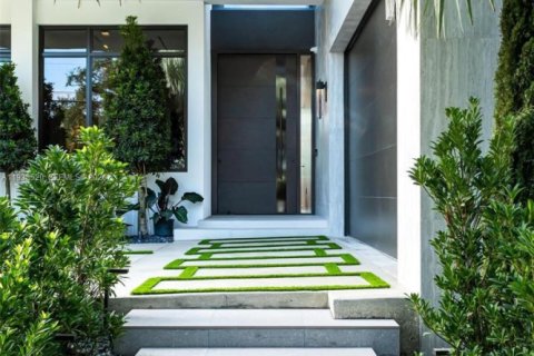 Villa ou maison à vendre à North Miami, Floride: 7 chambres, 624.12 m2 № 1998246 - photo 7