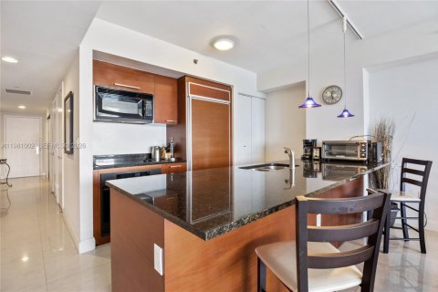 Condo in Hallandale Beach, Florida, 1 bedroom  № 2052937 - photo 6