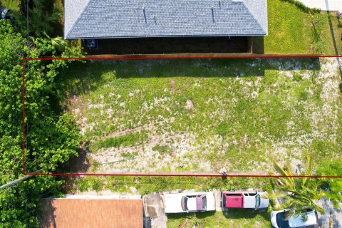 Commercial property in Lake Worth, Florida № 2250213 - photo 13