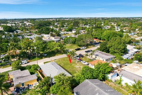 Commercial property in Lake Worth, Florida № 2250213 - photo 15